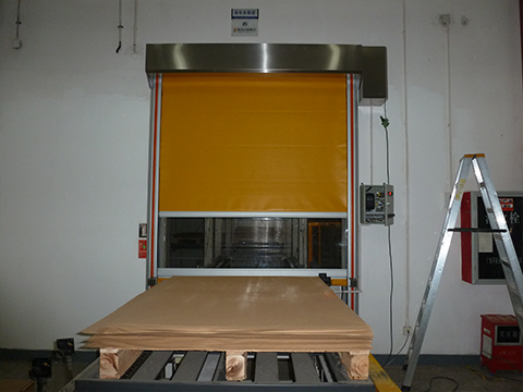 Fast rolling door